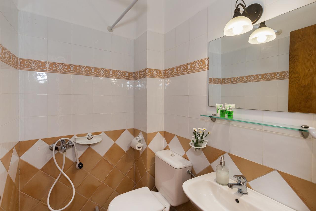 Iliada Hotell Ermoúpoli Eksteriør bilde